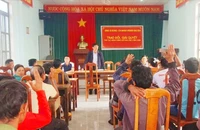 Xã xuống tận nơi hỗ trợ người dân làm sổ hồng, tránh sập bẫy lừa đảo