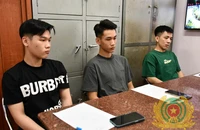 Khởi tố, bắt giam 3 thanh niên biểu diễn bốc đầu xe mô tô trên Quốc lộ 1