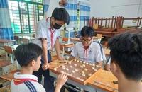 Góp ý về đề xuất cấm học sinh dùng điện thoại trong trường