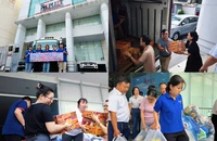 Chuyến xe nghĩa tình của báo Pháp Luật TP.HCM đến với đồng bào miền Trung