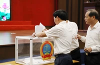 Lấy phiếu tín nhiệm giữa nhiệm kỳ Phó Chánh án TAND Tối cao, lãnh đạo VKSND Tối cao