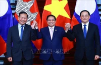 Thủ tướng Phạm Minh Chính gặp làm việc với Thủ tướng Campuchia và Lào
