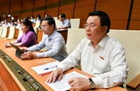 Chính phủ được ban hành nghị quyết để sửa luật khi nào?