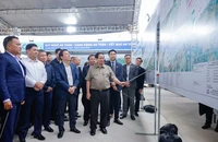 Thủ tướng kiểm tra tiến độ thi công dự án sân bay Gia Bình