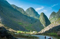 Con đường Hạnh Phúc qua Mã Pí Lèng