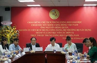 Trao quyết định và ra mắt nhân sự mới cho trung tâm chuyên hỗ trợ trẻ em tự kỷ