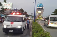 Video: Vợ khóc ngất bên thi thể người chồng sau tai nạn giao thông