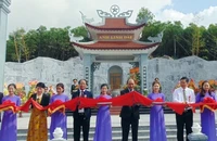 Thủ tướng về quê dự lễ khánh thành đền thờ liệt sĩ