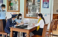 Quản lý thị trường Quảng Nam kiểm tra quán cơm gà ‘chặt chém’