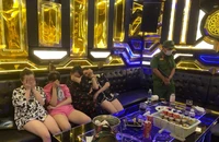 8 nam nữ dương tính ma tuý trong quán karaoke King 365 ở Quảng Nam 