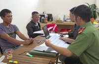 Bắt 13 người trong đường dây cá độ bóng đá 65 tỉ ở Quảng Nam