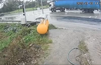 Sau tai nạn, tài xế xe đầu kéo lái xe bỏ trốn khỏi hiện trường