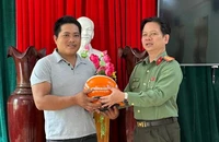 Người đàn ông cứu gia đình 4 người bị đuối nước