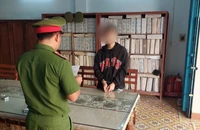 Thanh niên xông vào tấn công chủ nhà thủng ruột