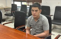 Phúc giăng bẫy người mua xe máy xịn giá rẻ để chiếm đoạt hàng trăm triệu đồng. Ảnh: CA