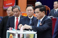 Phó Bí thư Thường trực Tỉnh ủy Lê Văn Dũng (đang bỏ phiếu) được Bộ Chính trị phân công điều hành Đảng bộ tỉnh Quảng Nam. Ảnh: THANH NHẬT