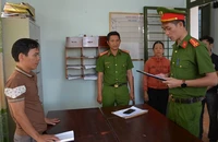 Bắt 2 kẻ lừa đảo bán 1 thửa đất cho nhiều người