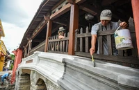 Trùng tu Chùa Cầu: Có sơn lại hay không? Ảnh: CTV