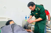Giận chồng, người phụ nữ ăn lá ngón tự tử