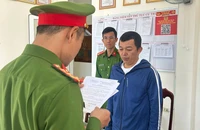 Dùng cồn y tế pha chế rượu làm 2 người nước ngoài tử vong