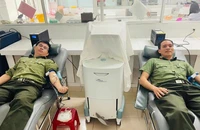4 cán bộ công an Quảng Nam hiến máu khẩn cấp cứu người qua cơn nguy kịch