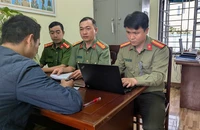 Công an làm việc với 2 người chia sẻ'tin vịt' bắt cóc trẻ em