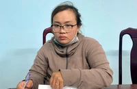 Nữ quái nhẫn tâm trộm tiền của cụ bà bán rau