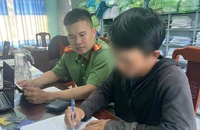 Để kẻ xấu đăng bài công kích lãnh đạo Đảng, chủ nhóm facebook bị phạt. Ảnh: CA