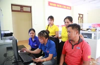 Cán bộ miền núi TP Đà Nẵng ở cùng người dân để làm việc