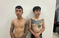 Du khách nước ngoài truy đuổi, bắt kẻ trộm điện thoại