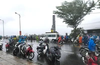 Người phụ nữ đi xe máy bị gió cuốn mất tay lái, rơi xuống vực tử vong