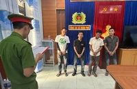 Nhóm người mang súng đi đòi nợ, tấn công chủ nhà bị thương
