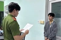 Thanh niên cướp giật vé số của người khuyết tật bị công an, người dân truy đuổi bắt 'nóng'