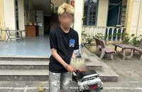 Thiếu niên tóc vàng thực hiện hai vụ trộm xe máy liên tỉnh. Ảnh: CA
