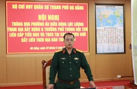 Đại tá Trần Hữu Ích, Chỉ huy trưởng Bộ CHQS TP Đà Nẵng chủ trì hội nghị