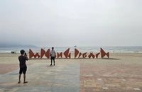 Bộ chữ 'Da Nang Beach' cách điệu. Ảnh: TN