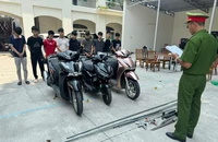Nhóm thanh thiếu niên bị bắt. Ảnh: CA
