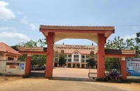 2 học sinh bị buộc thôi học sau khi sử dụng thuốc có chất lạ trong giờ ra chơi