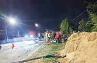 2 xe máy tông trực diện, 4 thanh niên tử vong