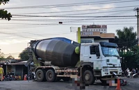 Nạn nhân tử vong do va chạm xe chở bê tông ở Đắk Lắk là hai mẹ con