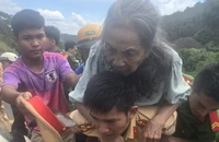 Người bị nạn vụ lật xe khách ở Đắk Nông: 'Tôi nghe tiếng nổ lớn'