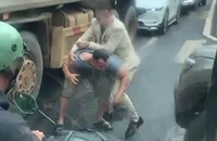 Công an lấy lời khai chú rể đánh tài xế trên đường đi rước dâu