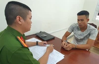 Giám đốc công ty xây dựng đi làm phụ hồ để trốn truy nã