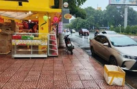 Thầy giáo dạy lái trình báo xe đỗ trước tiệm bánh trung thu bị rạch sơn 