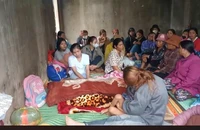 Tạm giữ tài xế lùi ô tô trong sân trường làm học sinh tử vong 