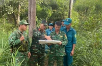 Hình ảnh lực lượng tìm kiếm máy bay quân sự Y-130 ở Đắk Lắk