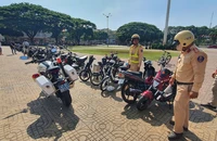 Hàng chục học sinh dùng xe điện độ chế, tụ tập quay video để câu like