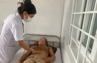 Đề nghị phạt tiệm bánh mì liên quan vụ ngộ độc thực phẩm hơn 80 triệu đồng