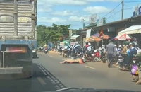 Trên đường đi học về bằng xe đạp điện, nữ sinh 12 tuổi bị tai nạn tử vong