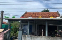 Đắk Lắk họp khẩn, người dân dùng cát chèn mái nhà ứng phó bão Kalmaegi 